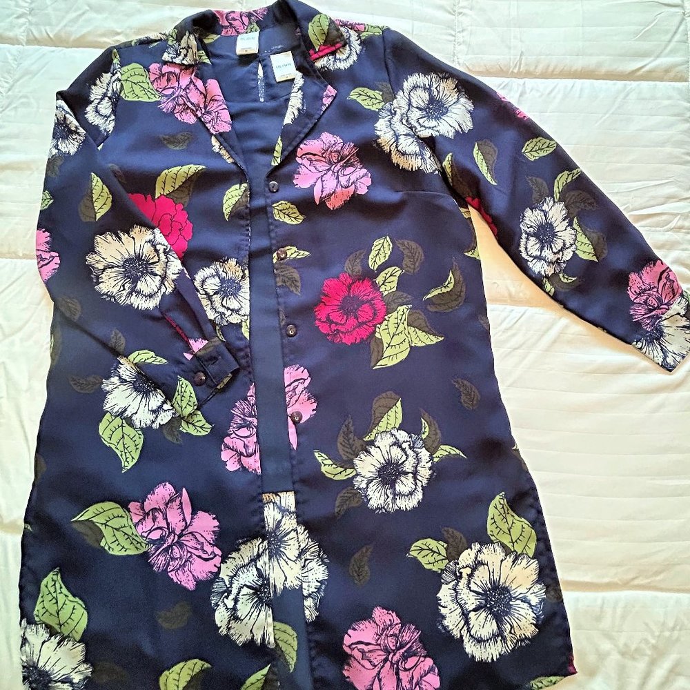 Ladies Top, buton cuff sleeves, with tank top